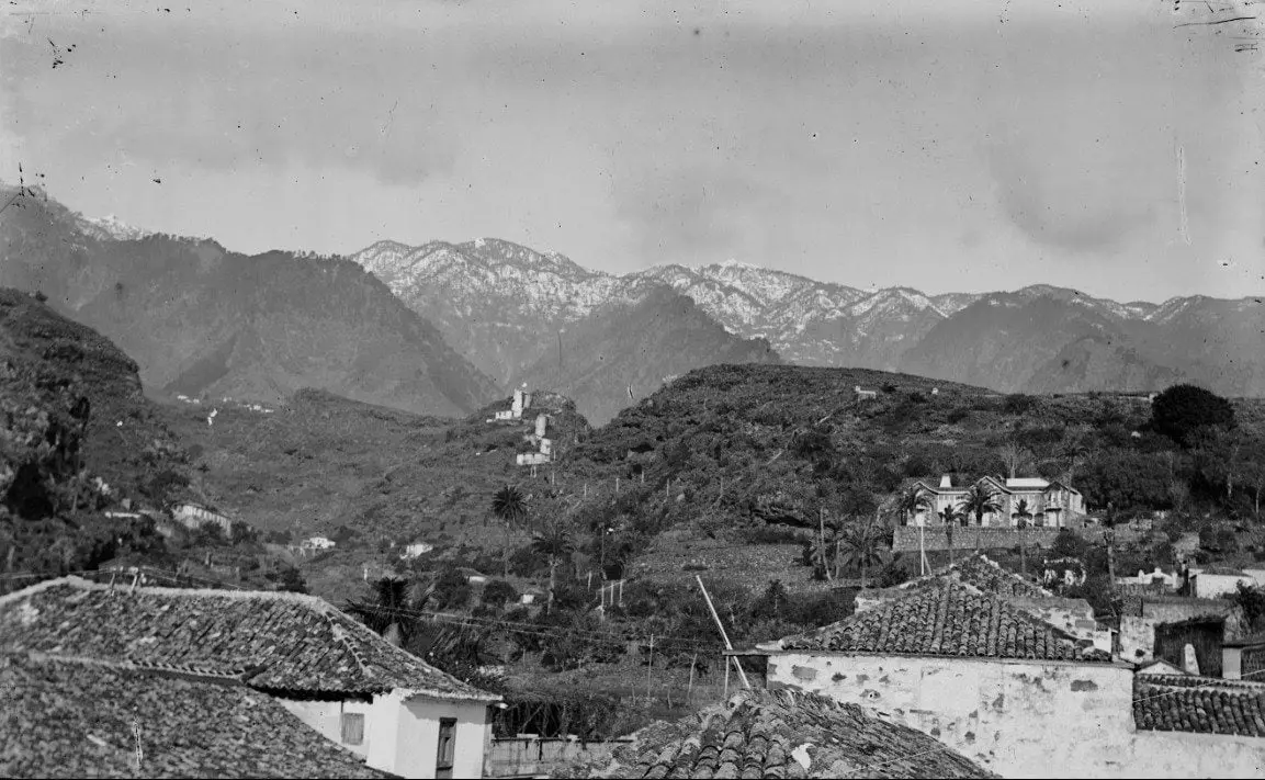 Montañas nevadas vistas desde El Puente
